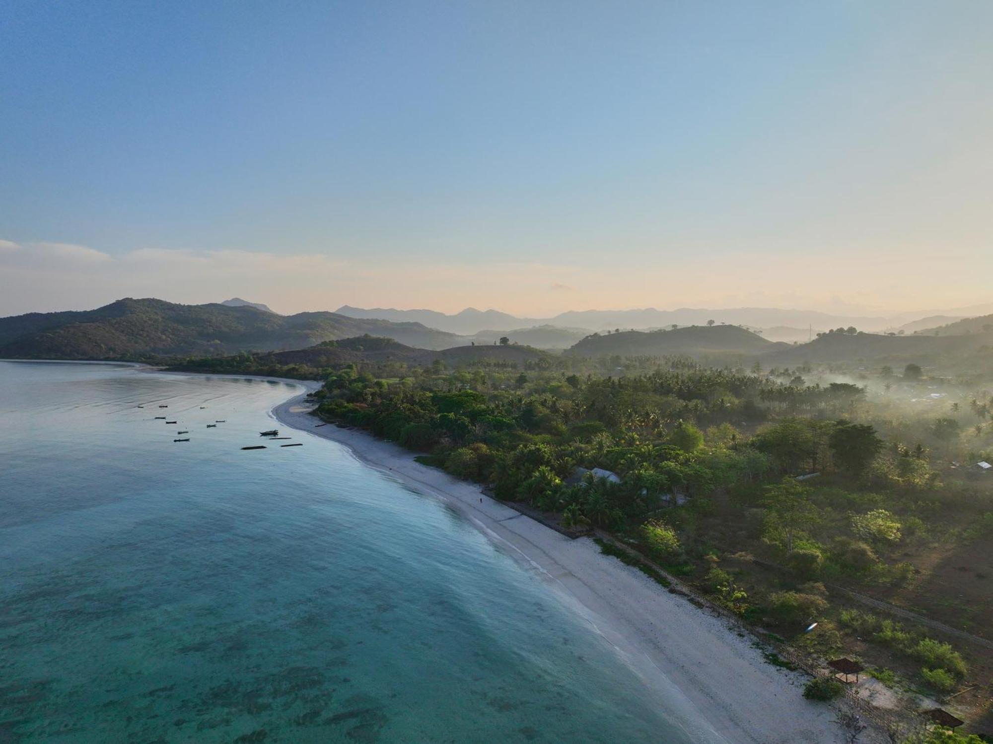 Myamo Beach Lodge Jereweh Exterior foto